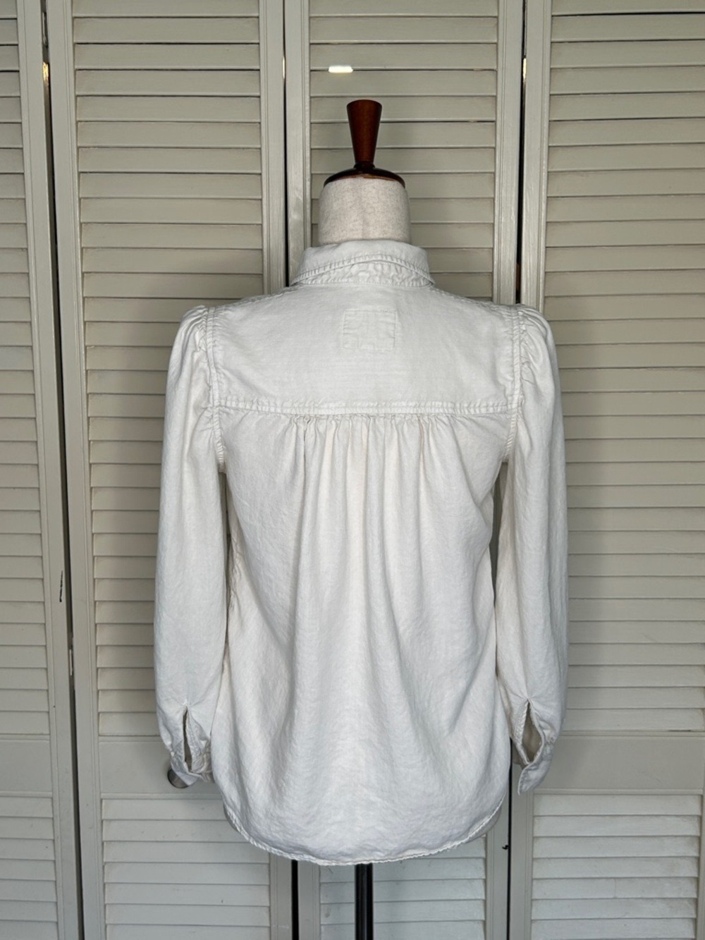 Rails Angelica Dust Acid Wash Button-Down Shirt with Puff Sleeves | Extra Small - Picture 5 of 6